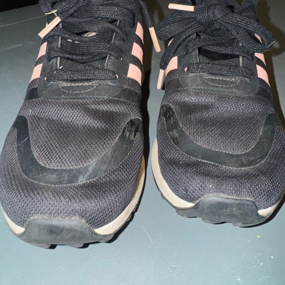 Women’s Size 5 Adidas NMD Shoes - Limited Floral Pattern - Picture 9 of 11